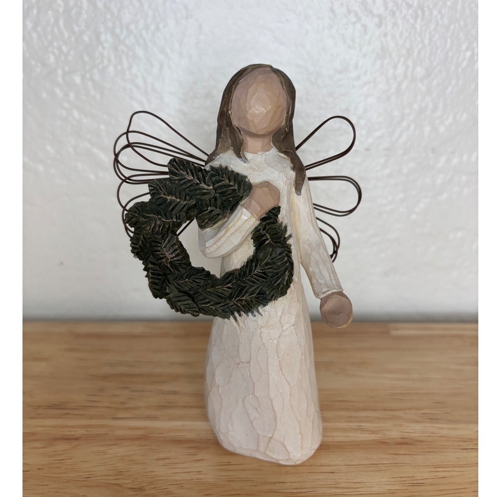 Willow Tree Angel of Winter Figurine Susan Lordi DEMDACO 2001 Wreath 5.5 Inch